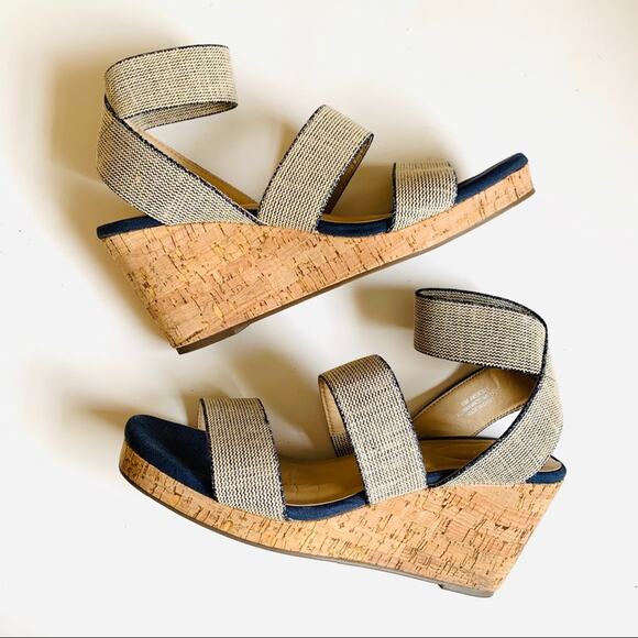 C comfort Wedge Sandal - Picture 9 of 9